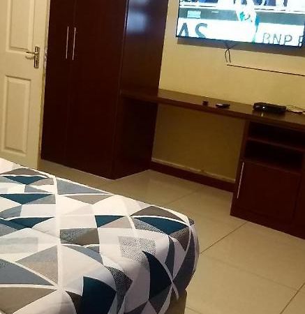 Tshukudu E Ntsho Bed & Breakfast Mogwase Luaran gambar