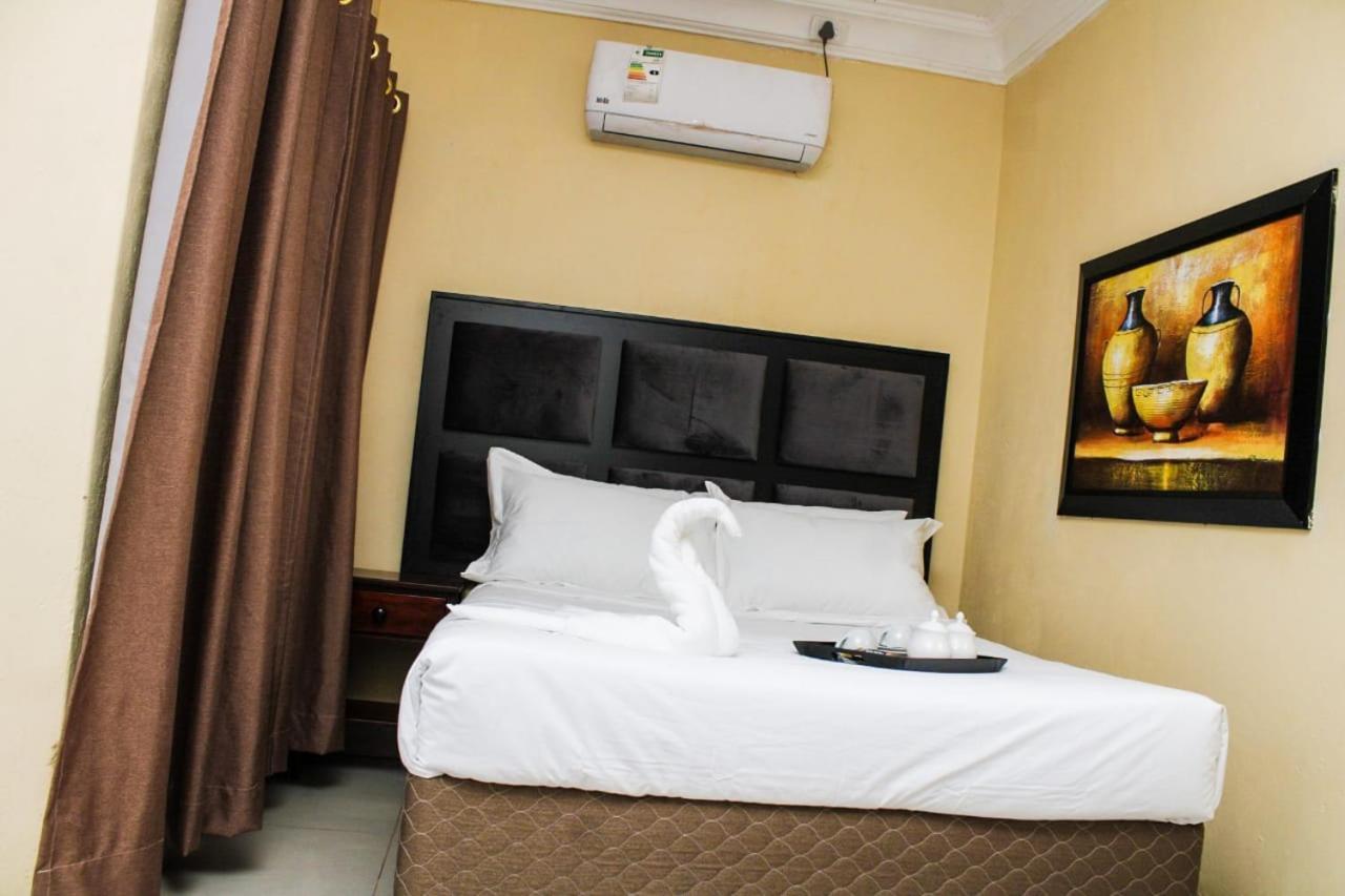 Tshukudu E Ntsho Bed & Breakfast Mogwase Luaran gambar